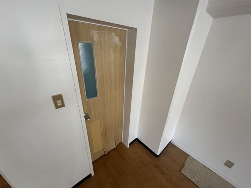 Urasoe City Office Rental | Ground Floor RC Building | 31.1 sqm - Thumbnail 3