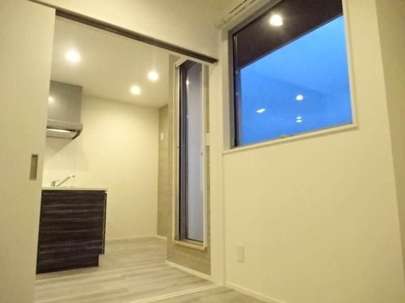 Modern 2LDK Apartment for Rent in Uruma City, Okinawa - Thumbnail 3