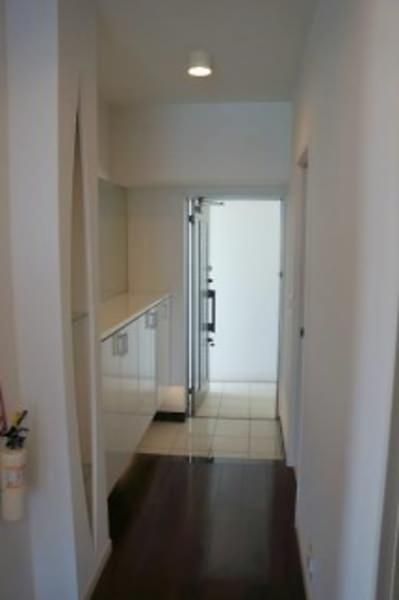 2LDK Ocean View Apartment for Rent in Chatan, Okinawa - Thumbnail 4