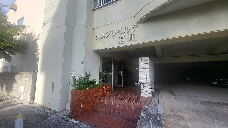 Sea View 2LDK Apartment in Naha Port Area, Okinawa - Thumbnail 3