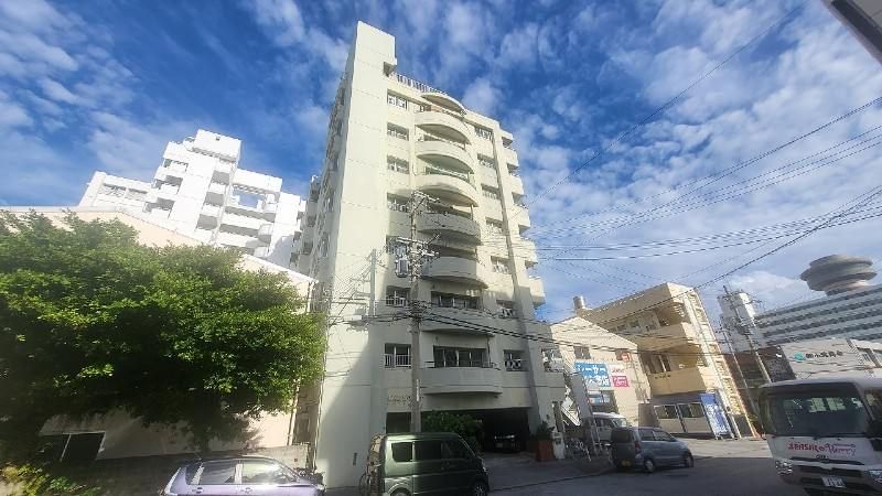 Sea View 2LDK Apartment in Naha Port Area, Okinawa - Thumbnail 2