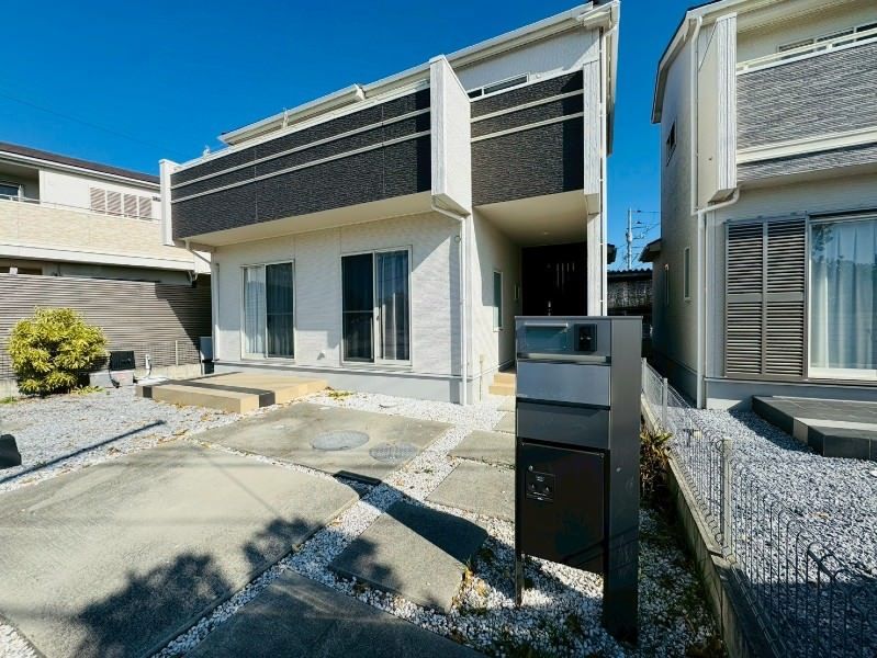2021-Built 4LDK House with 3 Car Parking in Uruma, Okinawa - Thumbnail 2