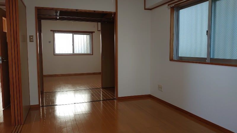 2LDK Apartment for Rent in Toyosaki, Tomigusuku, Okinawa - Thumbnail 4