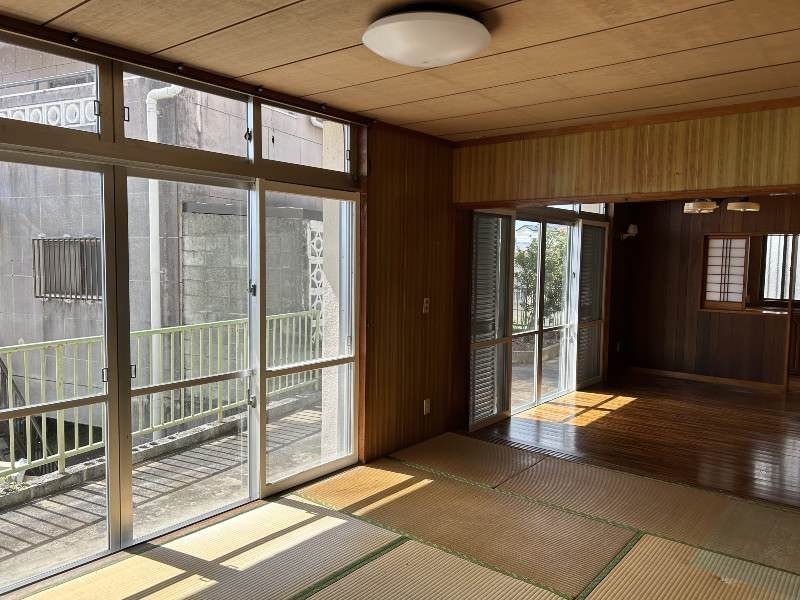 4LDK Hilltop House with Views in Naha City, Okinawa - Thumbnail 4