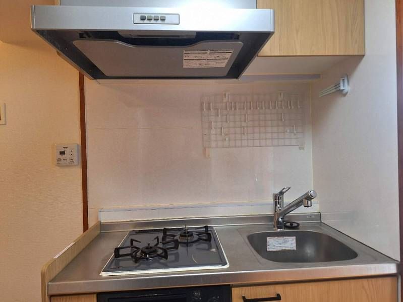 1K Apartment for Sale in Lions Mansion Makishi Dai 2, Naha - Thumbnail 2