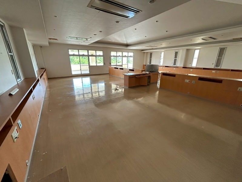 Lease 661 sqm Commercial Shop Space in Yomitan, Okinawa - Thumbnail 4
