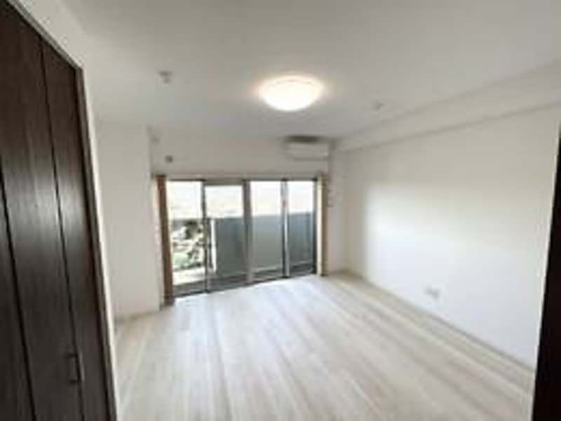Milcoman Mansion Oyama Sea View 2LDK Apartment in Ginowan - Thumbnail 3