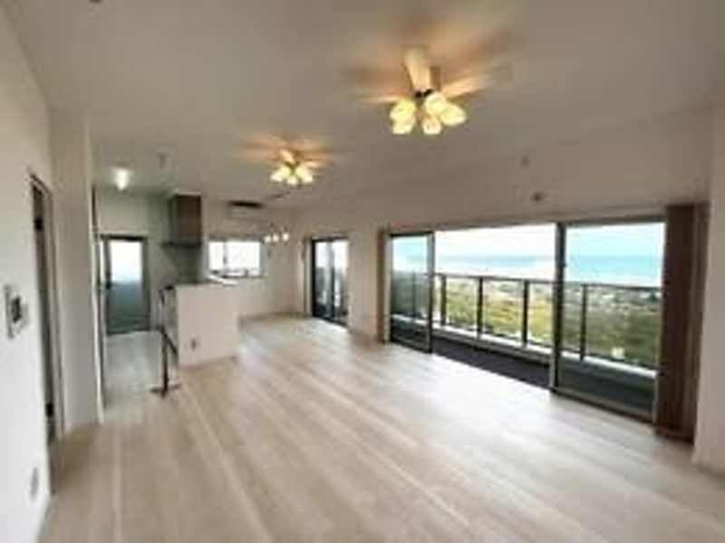 Milcoman Mansion Oyama Sea View 2LDK Apartment in Ginowan - Thumbnail 4