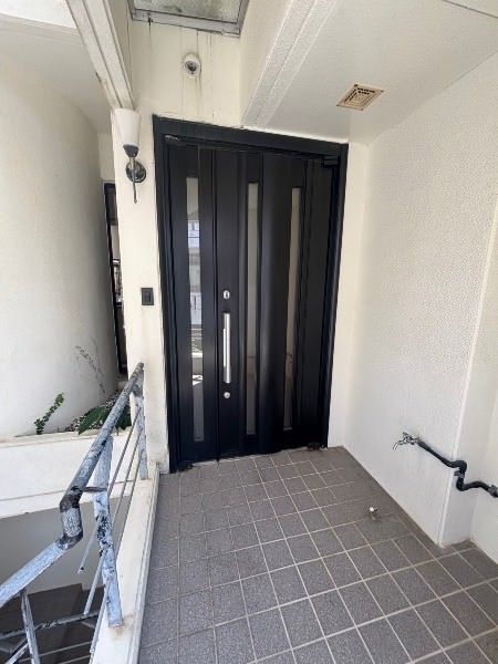 3LDK Reinforced Concrete House with 5-Car Parking in Naha, Okinawa - Thumbnail 2