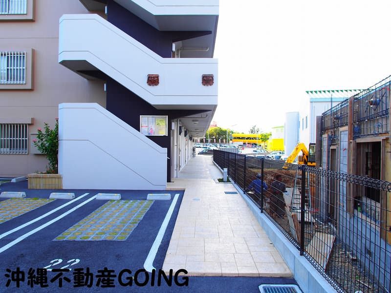 1LDK Apartment for Rent in Ezu, Uruma City, Okinawa - Thumbnail 2