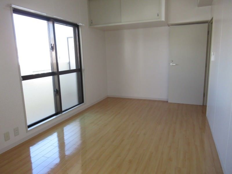 3LDK Apartment for Rent in Tomari, Naha City, Okinawa - Thumbnail 4
