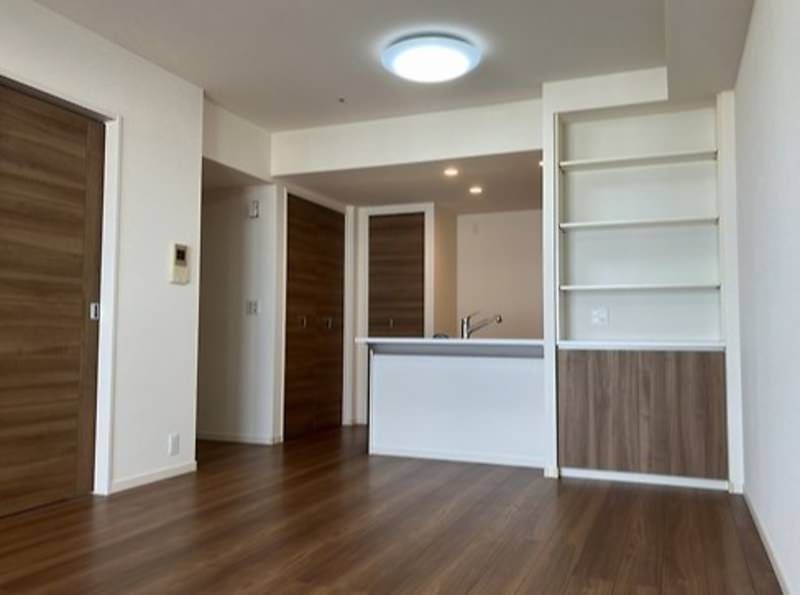 2LDK Apartment for Rent in Omoromachi, Naha City, Okinawa - Thumbnail 3