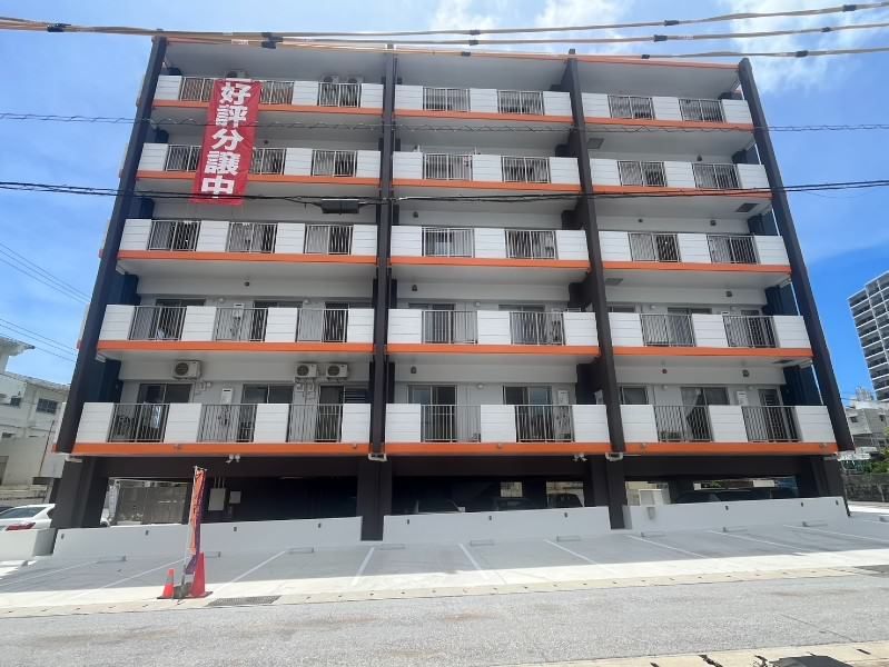 New 4LDK Condo in Okinawa City | Spacious Layout & Pet Consideration - Thumbnail 2