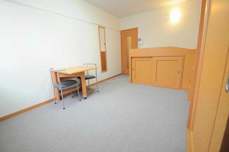1K Apartment for Rent in Urasoe, Okinawa - Thumbnail 2