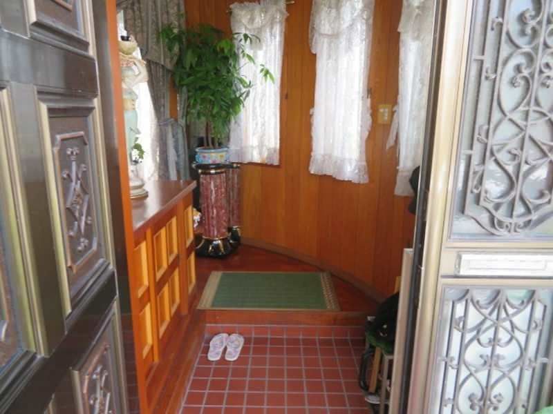 4LDK Corner Lot Family Home for Sale in Uruma City, Okinawa - Thumbnail 4