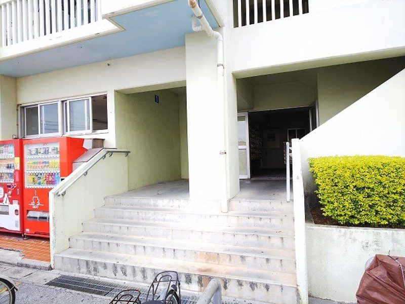 Renovated 2DK Apartment for Rent in Ameku, Naha, Okinawa - Thumbnail 3