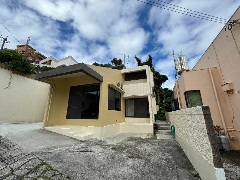 4LDK House in Naha's Matsukawa District - Thumbnail 2