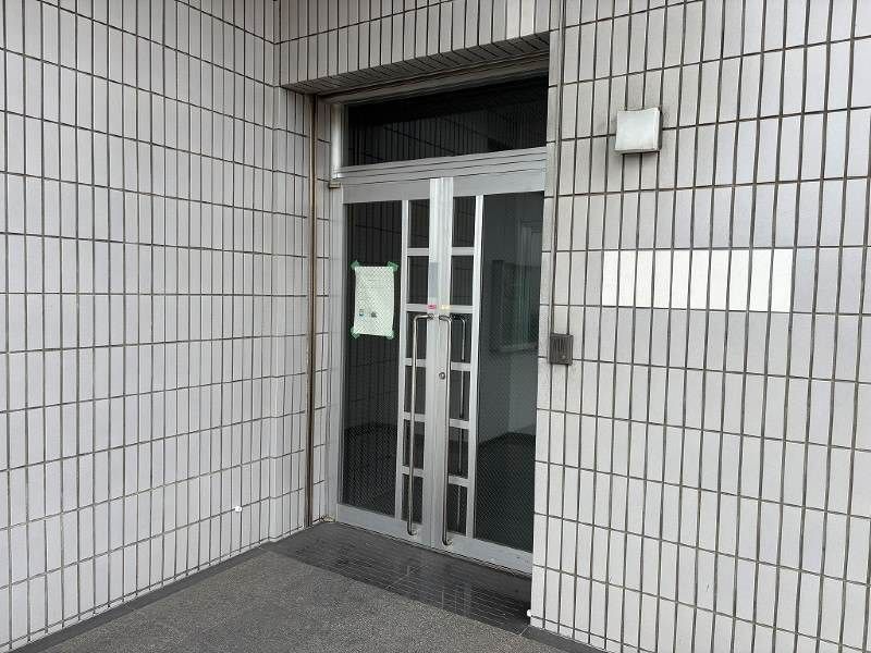 Lease a 4-Story Office Building in Naha, Okinawa - 887 sqm - Thumbnail 3