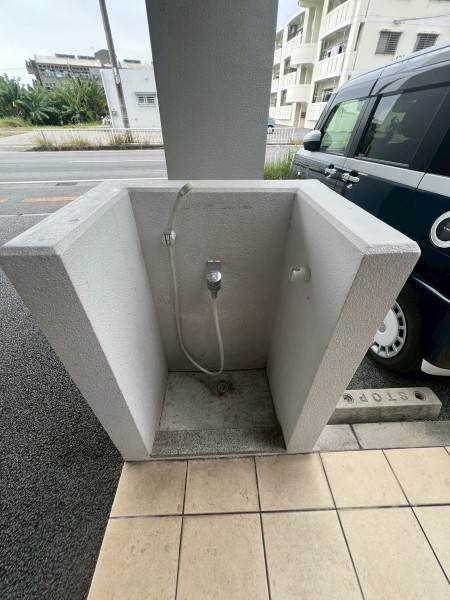 2LDK Apartment in Okinawa City with 2 Free Parking Spaces - Thumbnail 2