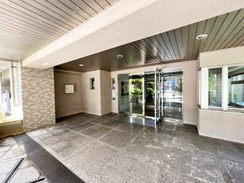 Renovated 3LDK Apartment in Naha's Tsuboya Near Asato Station - Thumbnail 4