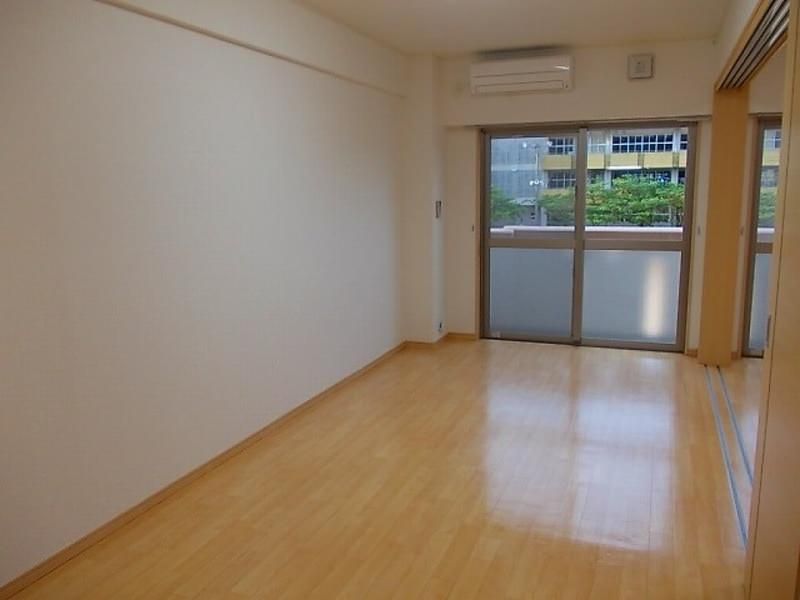 1LDK Apartment for Rent in Urasoe, Okinawa - Thumbnail 4