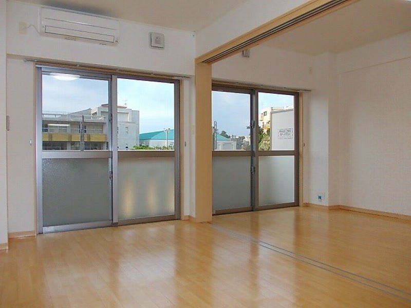 1LDK Apartment for Rent in Urasoe, Okinawa - Thumbnail 3