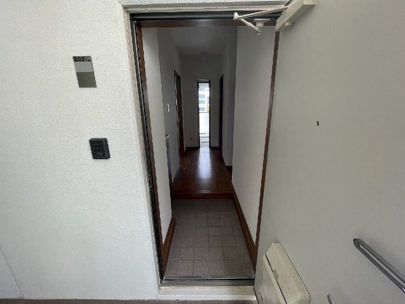 1LDK Apartment for Rent in Ginowan City, Okinawa - 57.86 sqm - Thumbnail 3
