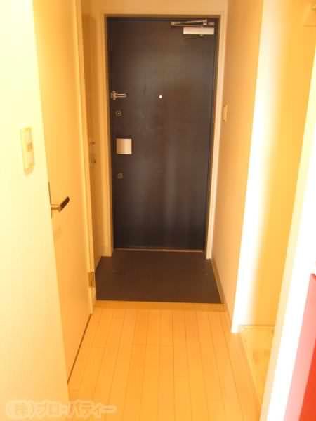 Pet-Friendly 1K Apartment for Rent in Naha, Okinawa | Forecity Matsuyama - Thumbnail 2