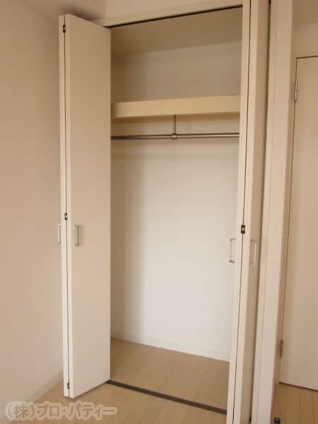 Pet-Friendly 1K Apartment for Rent in Naha, Okinawa | Forecity Matsuyama - Thumbnail 3