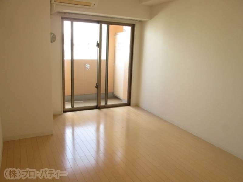Pet-Friendly 1K Apartment for Rent in Naha, Okinawa | Forecity Matsuyama - Thumbnail 4