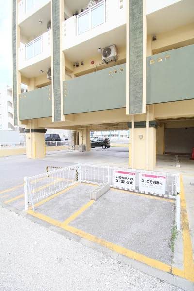 Ocean Terrace II 1R Apartment for Rent in Chatan, Okinawa - Thumbnail 3