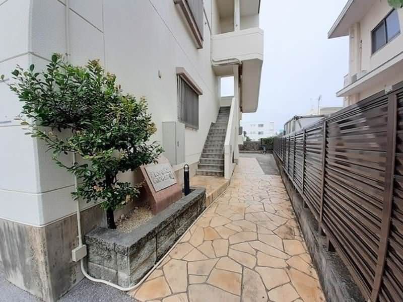 2LDK Pet-Friendly Apartment for Rent in Nishihara, Okinawa - Thumbnail 2