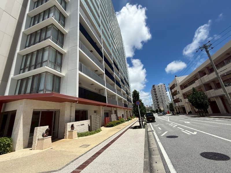Le Cinq Naha Kainan 2LDK Apartment for Sale in Naha, Okinawa - Thumbnail 3