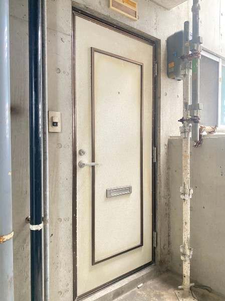 Renovated 2DK Apartment for Rent in Ginowan, Okinawa - Thumbnail 2