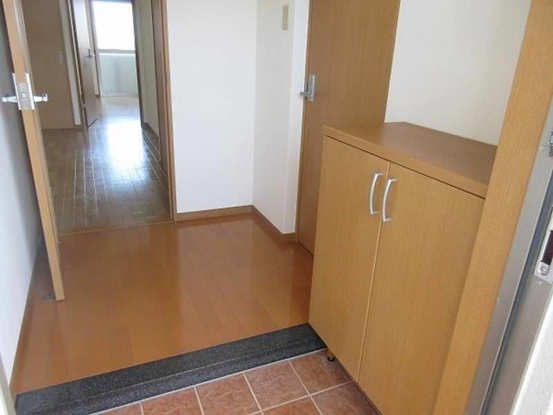 Pet-Friendly 2LDK Apartment for Rent in Yaese Town, Okinawa - Thumbnail 4