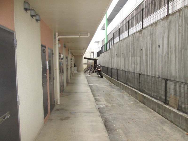 1K Apartment for Rent in Tomigusuku, Okinawa - 54,000 Yen - Thumbnail 2