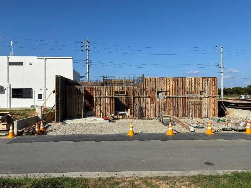 New 3LDK Single-Story Home with 4 Car Parks in Yomitan, Okinawa - Thumbnail 3