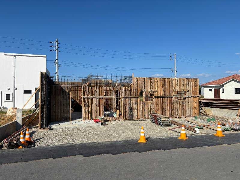 New 3LDK Single-Story Home with 4 Car Parks in Yomitan, Okinawa - Thumbnail 2