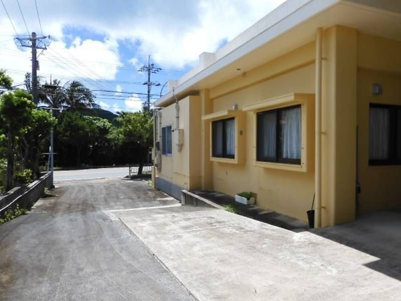 Spacious 2LDK House for Sale in Ishigaki's Momozato Area - Thumbnail 3