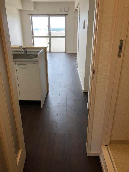 1LDK Apartment for Rent in Yomitan, Okinawa - 43.61 sqm - Thumbnail 3