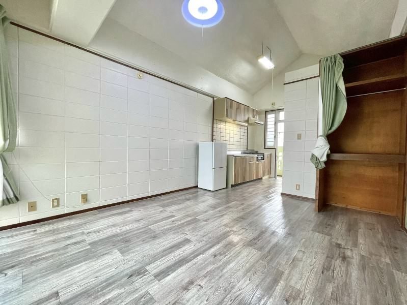 1R Apartment for Rent in Serikaku, Urasoe | Furnished & Available Now - Thumbnail 4