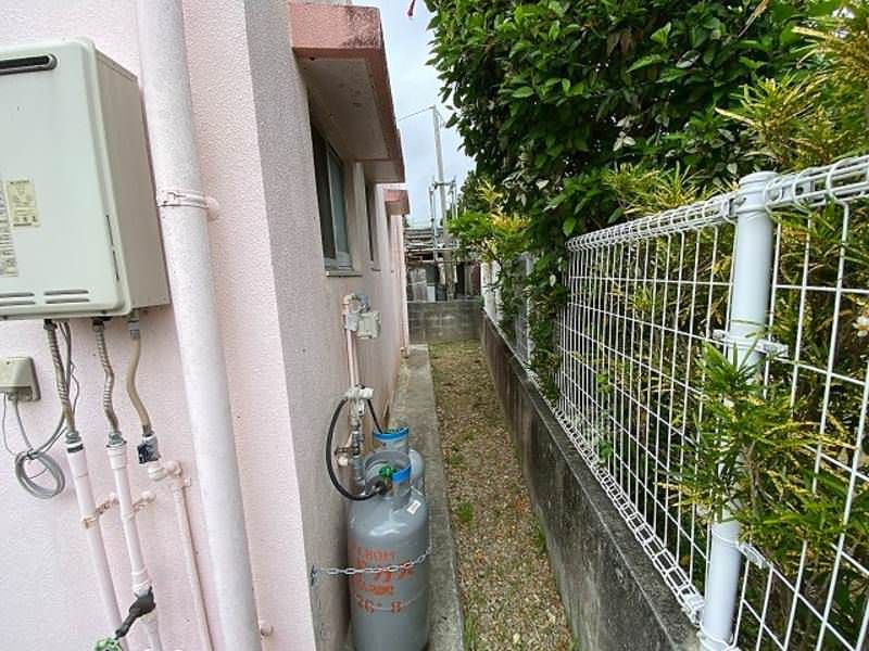 Pet-Friendly 2LDK House for Rent in Uruma City, Okinawa - Thumbnail 3