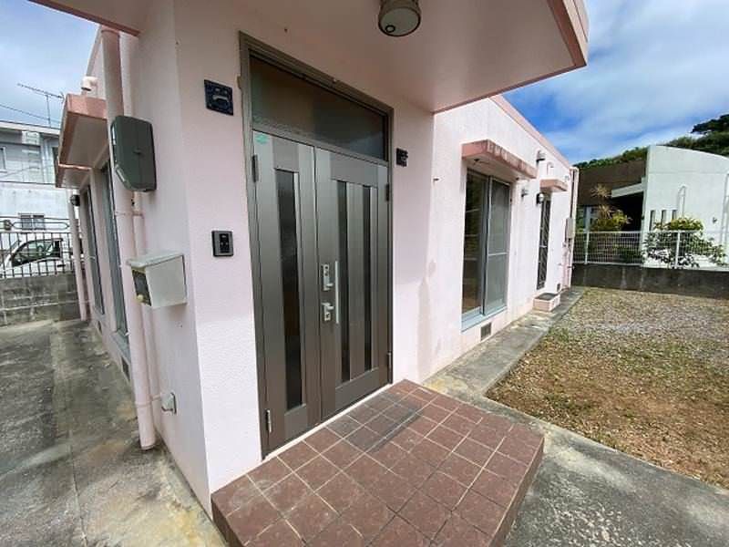 Pet-Friendly 2LDK House for Rent in Uruma City, Okinawa - Thumbnail 2