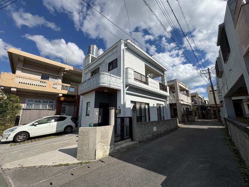 3LDK RC Detached House for Sale in Momohara, Okinawa City - Thumbnail 2