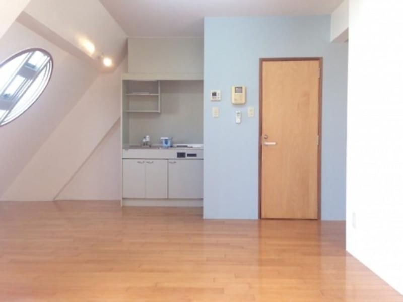 1R Apartment for Rent in Naha Kume, Okinawa - 34.61 sqm - Thumbnail 4