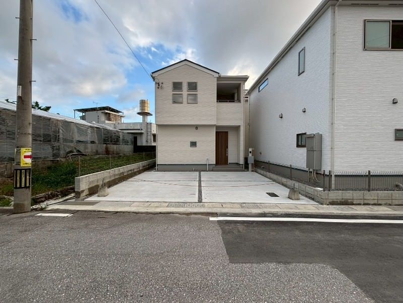 New 4LDK House in Uruma City, Okinawa with 2025 Completion - Thumbnail 2