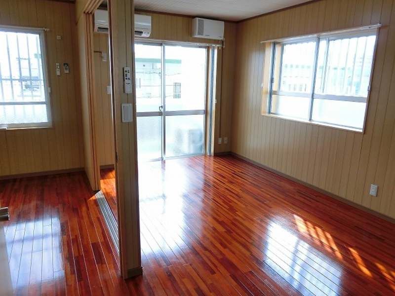 1LDK Corner Apartment for Rent in Ginowan City, Okinawa - Thumbnail 3