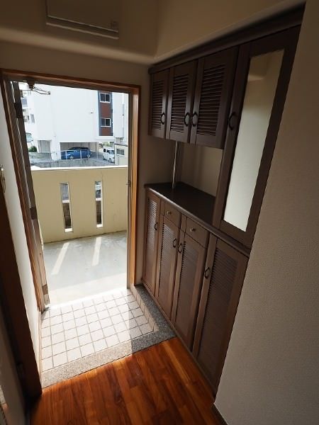 2LDK Apartment for Rent in Okinawa City Near Okinawa Arena - Thumbnail 4