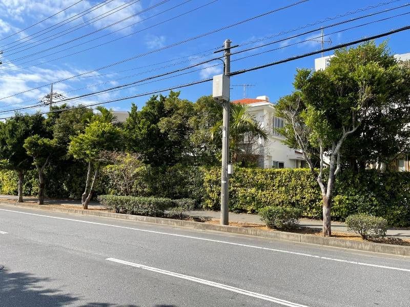 3LDK Reinforced Concrete House with Garden in Chatan, Okinawa - Thumbnail 3