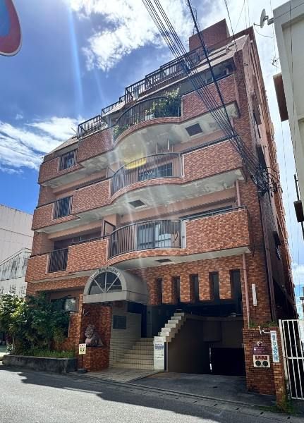 2DK Apartment for Sale in Okinawa City's Sonoda Area - Thumbnail 3